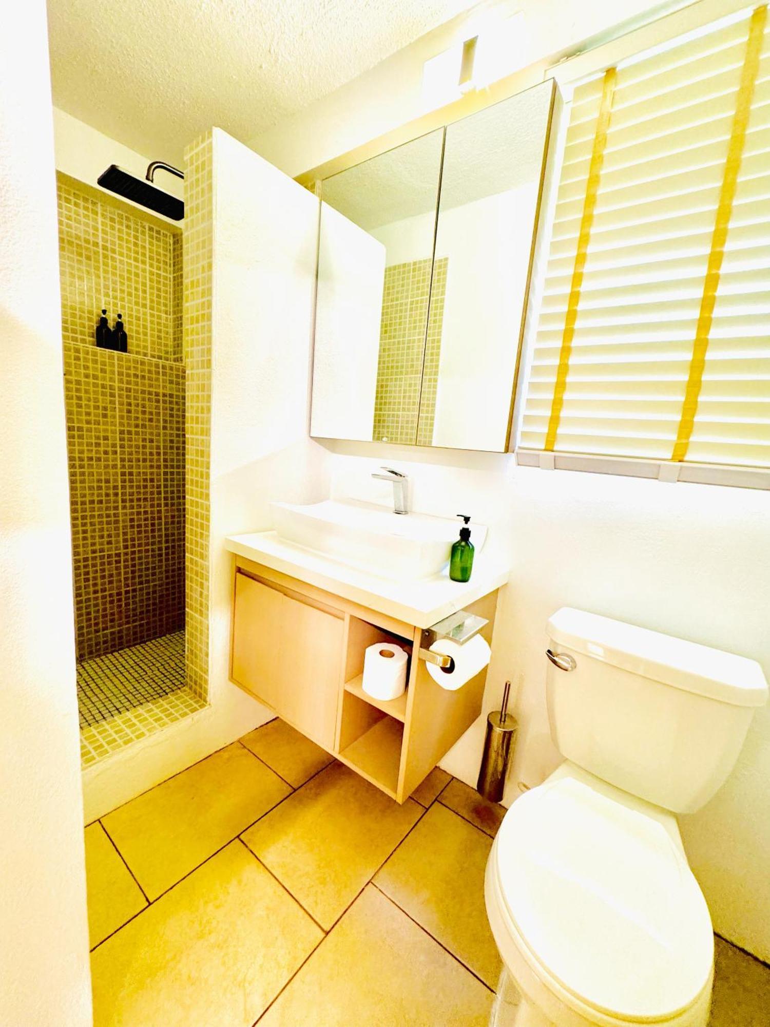 Blue Whale Villa Calibishie ภายนอก รูปภาพ